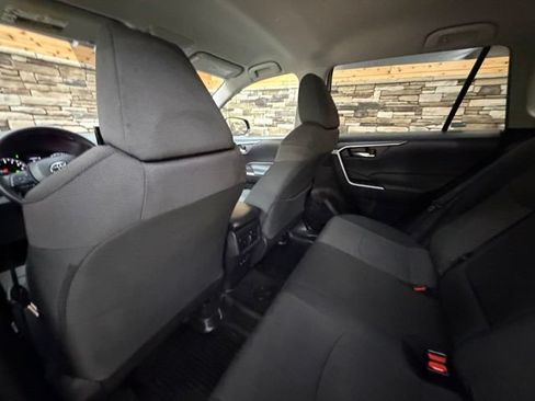Used 2021 Toyota RAV4 XLE AWD/4WD image 29