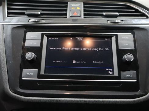 Used 2021 Volkswagen Tiguan S image 24