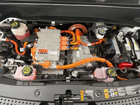 Used 2022 Chevrolet Bolt EUV LT w/ Comfort Package image 25