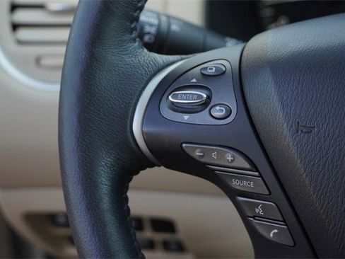 Used 2018 Nissan Pathfinder Platinum image 34