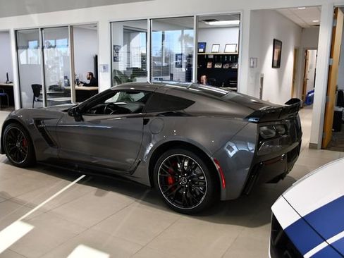 Used 2015 Chevrolet Corvette Z06 w/ Z07 Performance Package image 7