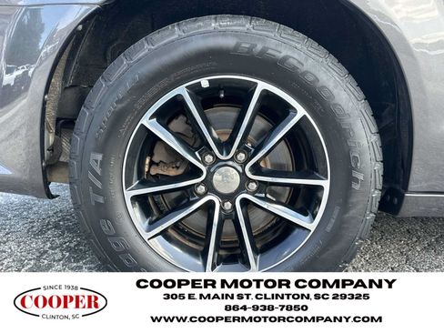 Used 2018 Dodge Grand Caravan GT FWD image 16