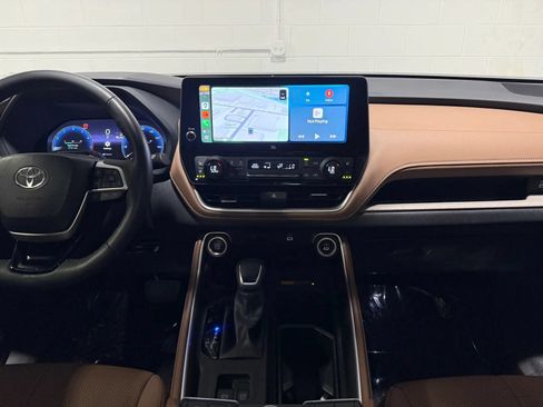 Used 2024 Toyota Grand Highlander AWD image 19