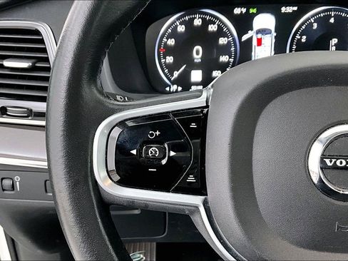 Used 2018 Volvo XC90 T6 Momentum w/ Momentum Plus Package image 27