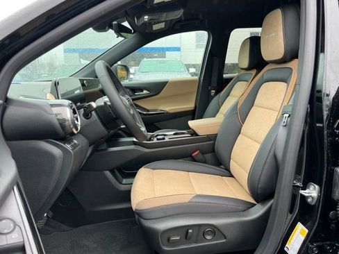 New 2026 Chevrolet Equinox ACTIV w/ Convenience Package III AWD/4WD image 18