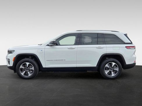 Used 2022 Jeep Grand Cherokee Limited 4xe w/ Luxury Tech Group II AWD/4WD image 7
