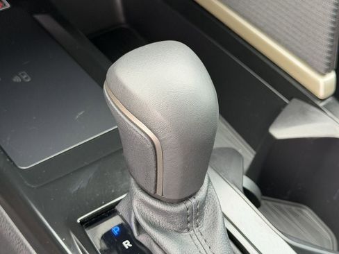 Used 2025 Toyota Camry SE w/ Convenience Package FWD image 21