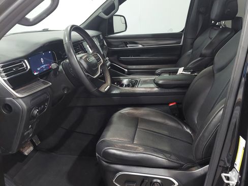 Used 2022 Jeep Wagoneer Series III w/ Premium Group I AWD/4WD image 15