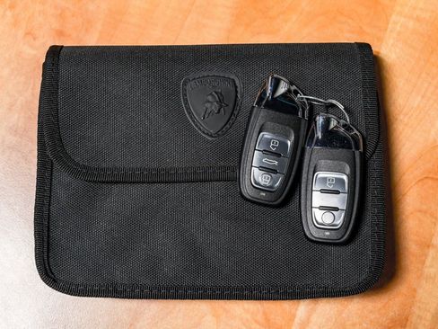 Used 2022 Lamborghini Huracan EVO RWD image 58