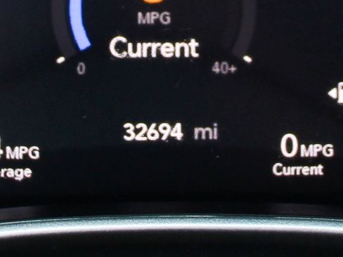 Used 2021 Chrysler Pacifica Touring w/ Uconnect Theater Family Group image 21