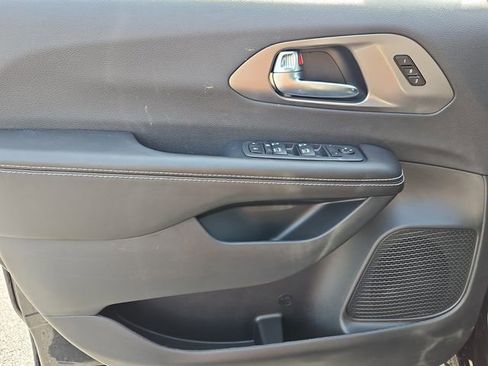 New 2026 Chrysler Pacifica Select image 22