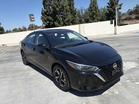 Used 2025 Nissan Sentra SV FWD image 30
