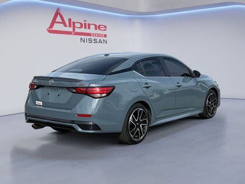 Used 2024 Nissan Sentra SR w/ SR Premium Package image 5