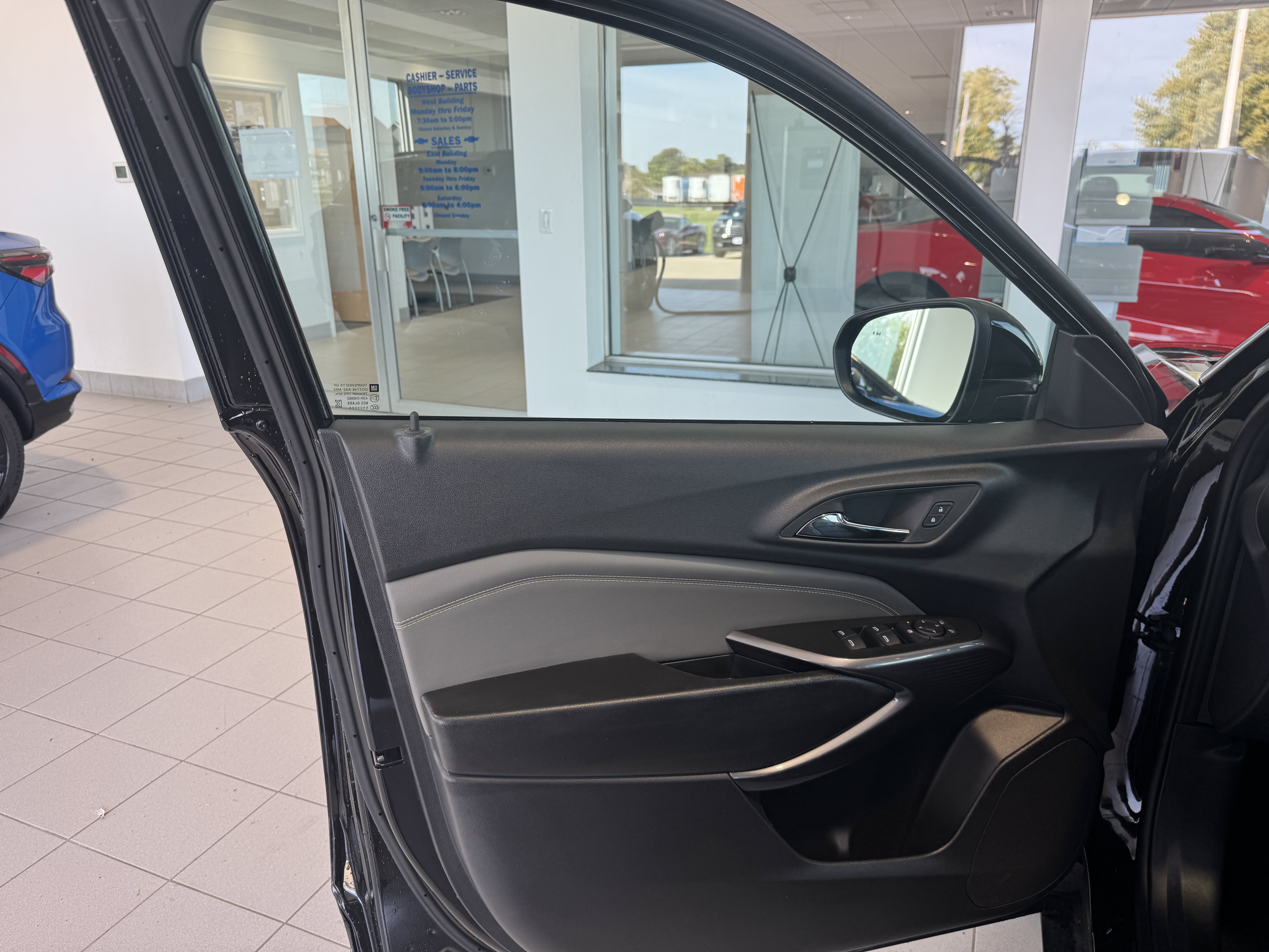 Used 2026 Chevrolet Trax ACTIV w/ Driver Confidence Package FWD image 10