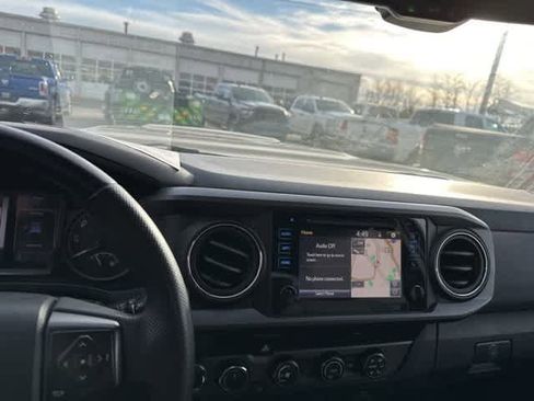 Used 2019 Toyota Tacoma TRD Sport image 6