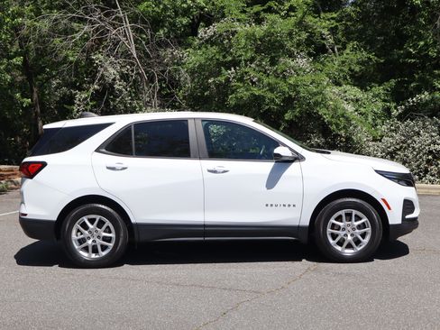 Used 2024 Chevrolet Equinox LS FWD image 10