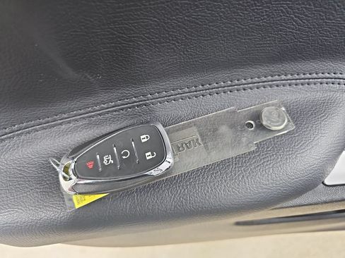 Used 2022 Chevrolet Malibu LT FWD image 40
