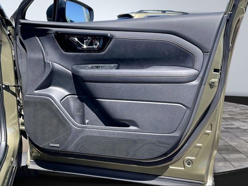 Certified 2025 Subaru Forester Touring AWD/4WD image 18