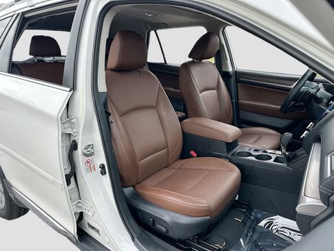 Used 2018 Subaru Outback 2.5i Touring w/ Popular Package #3 image 29