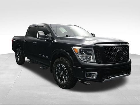 Used 2019 Nissan Titan PRO-4X w/ Pro-4x Convenience Package AWD/4WD image 7