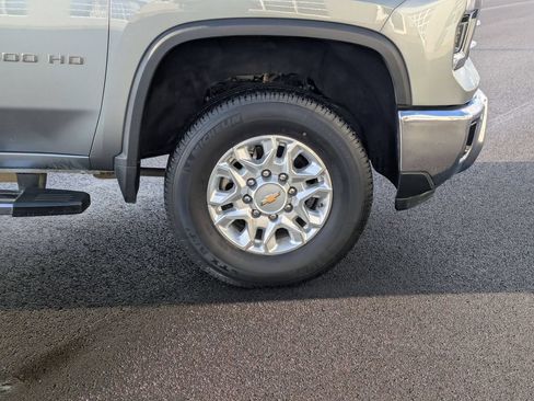 Used 2024 Chevrolet Silverado 2500 LTZ AWD/4WD image 21