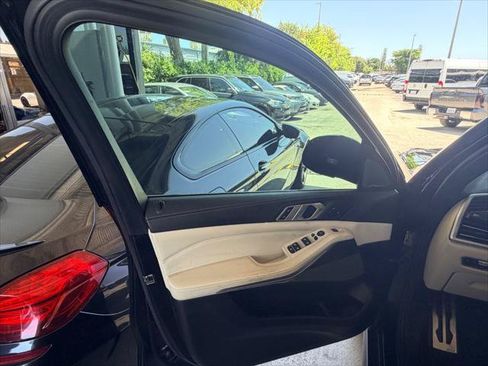 Used 2021 BMW X5 sDrive40i w/ M Sport Package RWD image 24