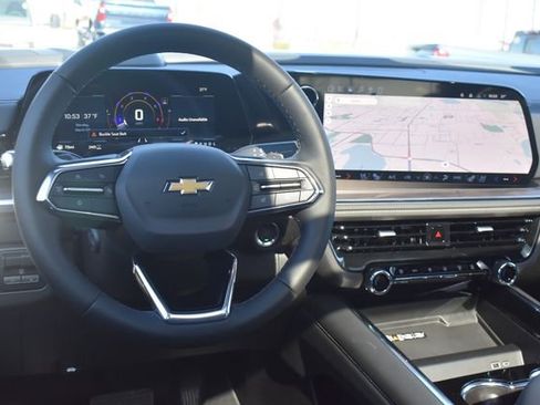 New 2026 Chevrolet Suburban Premier image 27