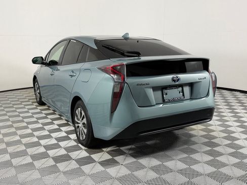 Used 2016 Toyota Prius Four FWD image 7