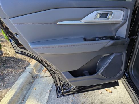 New 2026 Ford Explorer Active w/ Active Comfort Package image 24