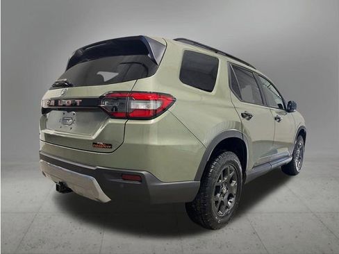 New 2026 Honda Pilot TrailSport image 7