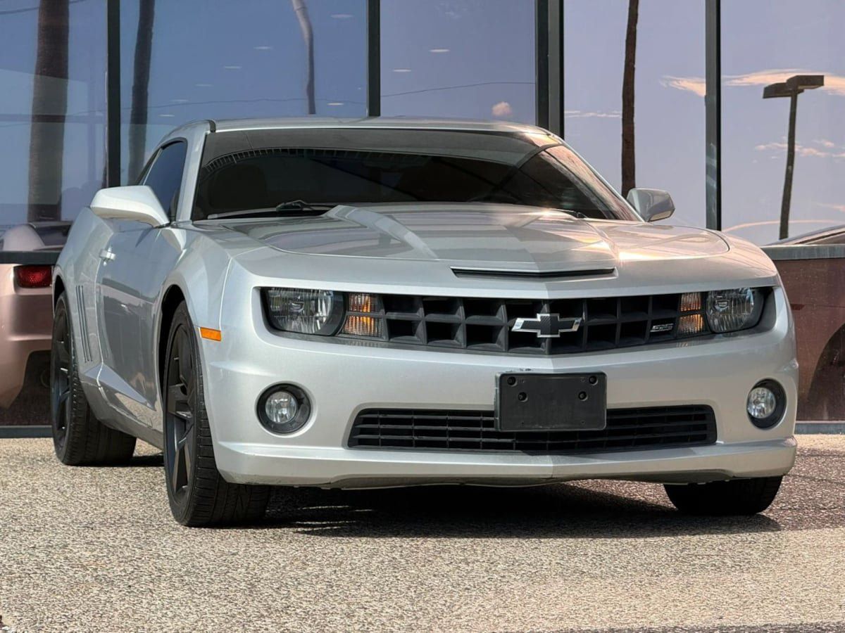 Used 2011 Chevrolet Camaro SS RWD image 17