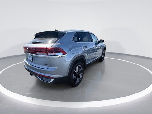 Used 2024 Volkswagen Atlas Cross Sport SE image 8