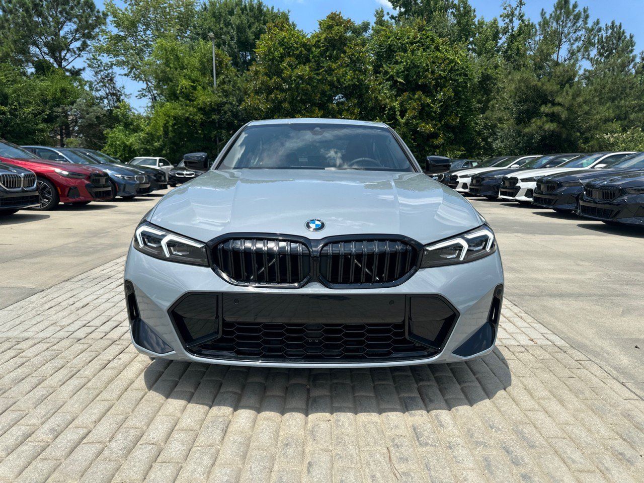 New 2026 BMW 330i Sedan w/ M Sport Package RWD image 3