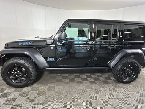 Used 2023 Jeep Wrangler Unlimited w/ Cold Weather Group AWD/4WD image 7
