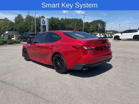 Used 2025 Toyota Camry SE w/ Convenience Package FWD image 8