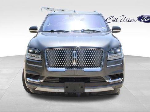 Used 2018 Lincoln Navigator Reserve w/ Technology Package AWD/4WD image 2