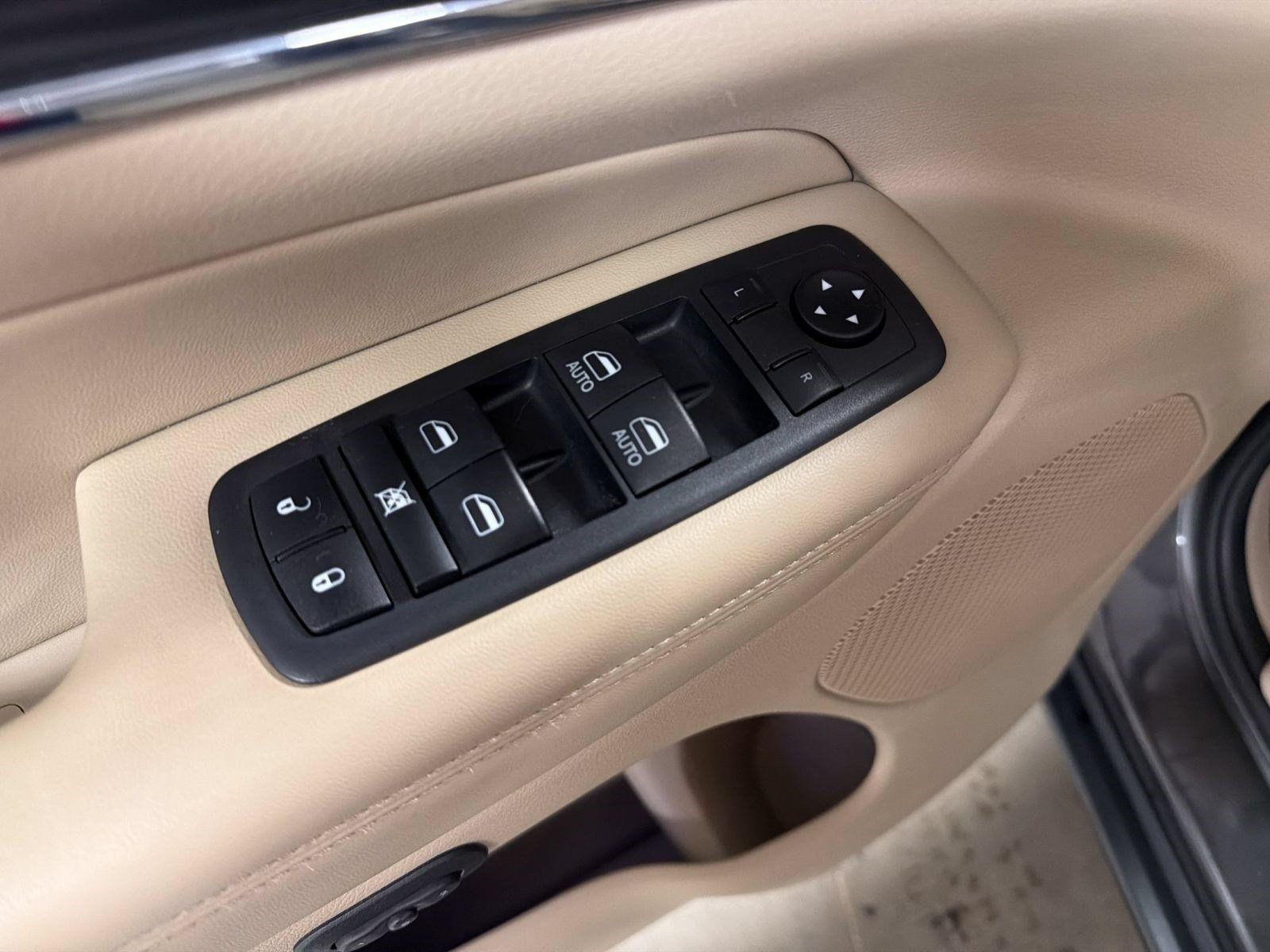Used 2021 Jeep Grand Cherokee Limited RWD image 14