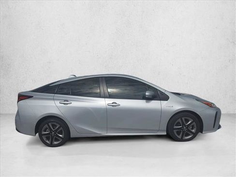 Used 2021 Toyota Prius XLE image 4