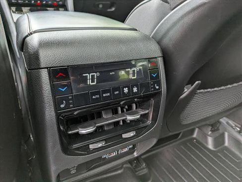Used 2023 Jeep Grand Cherokee Overland w/ Luxury Tech Group IV AWD/4WD image 24