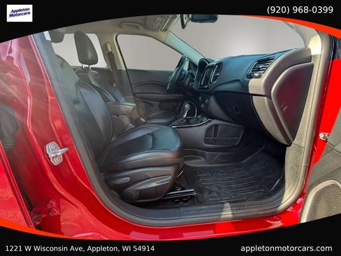 Used 2018 Jeep Compass Limited w/ Navigation Group AWD/4WD image 33