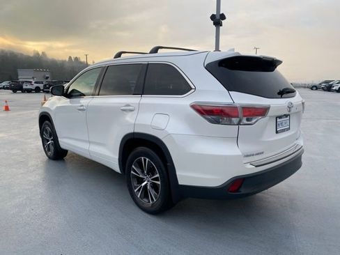 Used 2016 Toyota Highlander XLE image 6