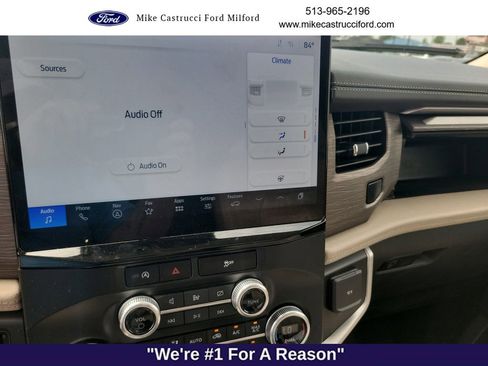 Used 2024 Ford Expedition Limited AWD/4WD image 18