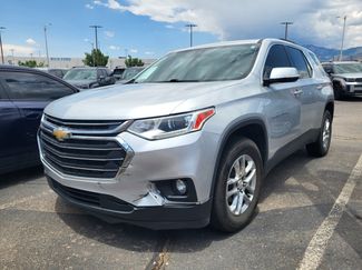 Used 2020 Chevrolet Traverse LT FWD video 1