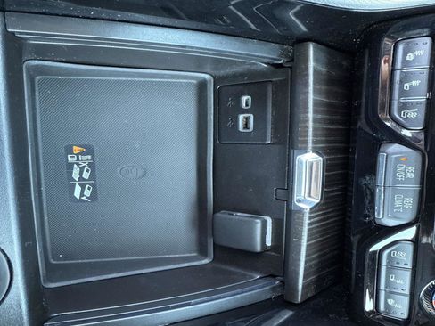 Used 2022 GMC Yukon XL Denali w/ Denali Ultimate Package image 27