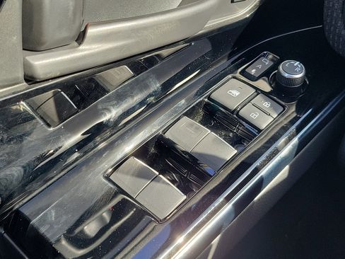 Certified 2023 Subaru Solterra AWD image 25