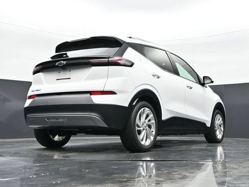 Used 2023 Chevrolet Bolt EUV LT w/ Driver Confidence Package FWD image 34