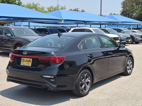 Used 2020 Kia Forte LXS FWD image 3