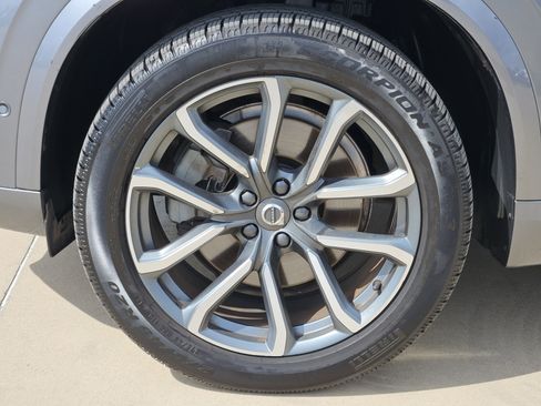 Used 2018 Volvo XC90 T6 Momentum w/ Convenience Package image 16