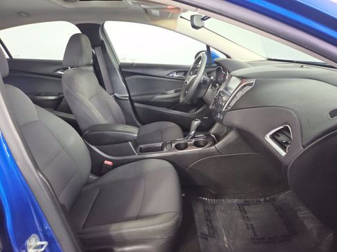 Used 2017 Chevrolet Cruze LT w/ Sun And Sound Package FWD image 29