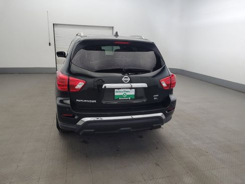 Used 2019 Nissan Pathfinder SL AWD/4WD image 6